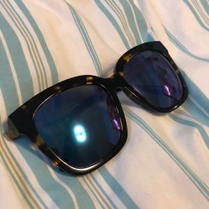 Price drop! DIFF sunglasses!
